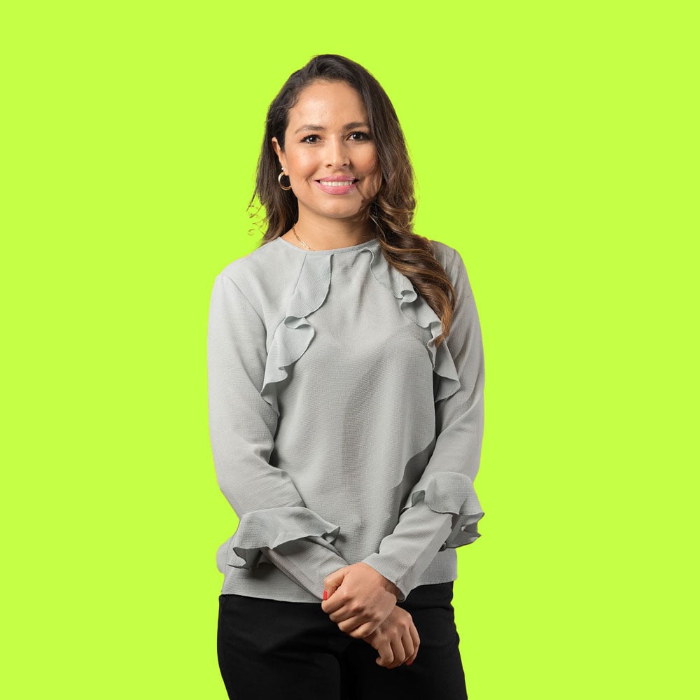 Elvira-headshot-full-1